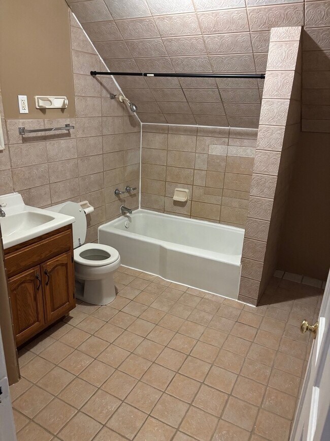 Building Photo - 3226 Union Ave