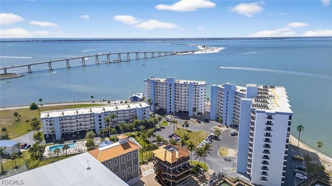 Building Photo - 15021 Punta Rassa Rd