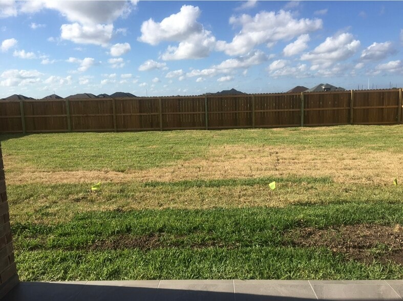 Building Photo - 3873 Tolosa St