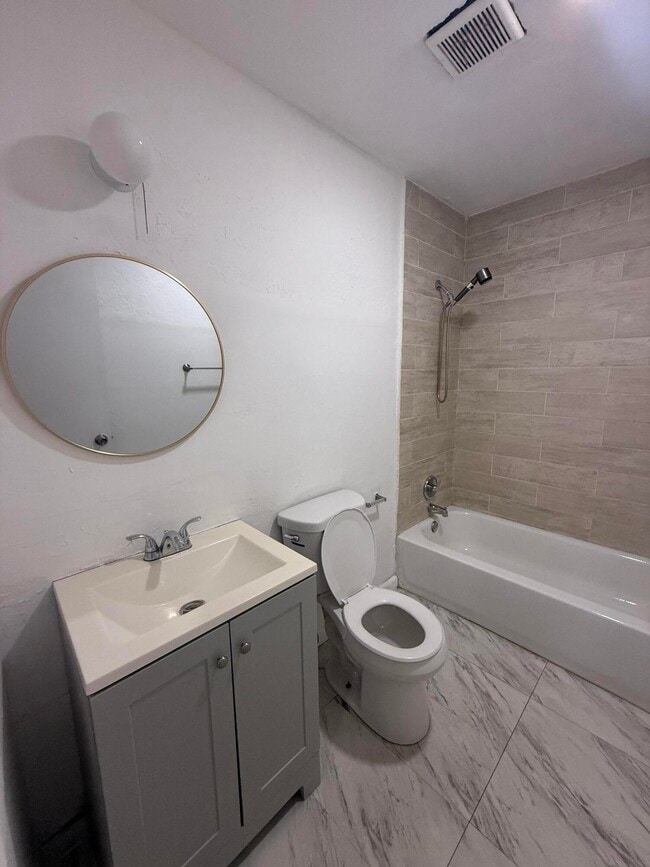 Building Photo - 6315 SW 32nd St