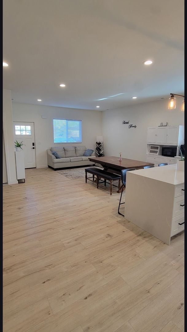 Building Photo - 4 Bedroom Home w/ Spacious Yard!