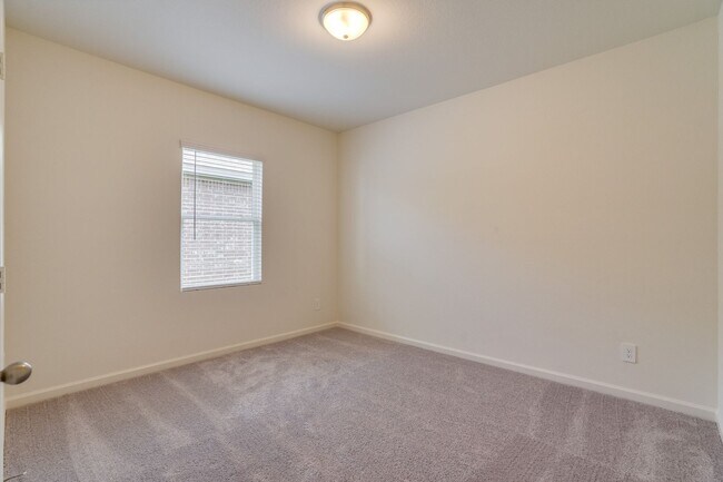 Building Photo - 778 Camden Dr