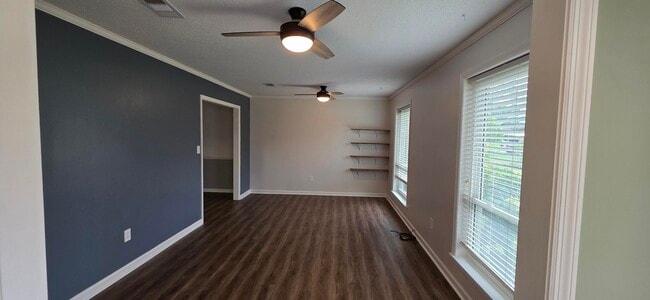 Building Photo - 4011 Pinnacle Way