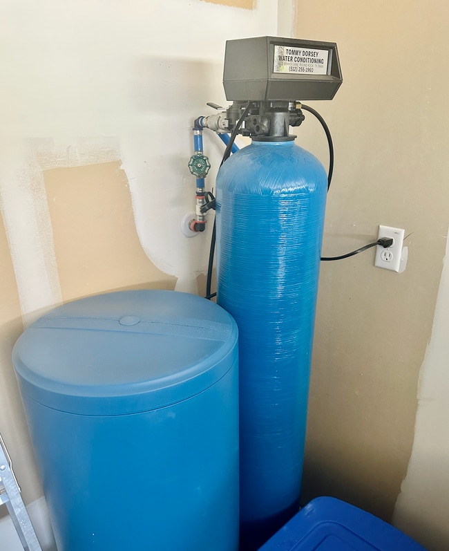 Building Photo - 141 Merrick Rd