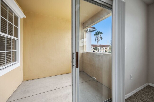 Building Photo - 1195 Villagio Cir