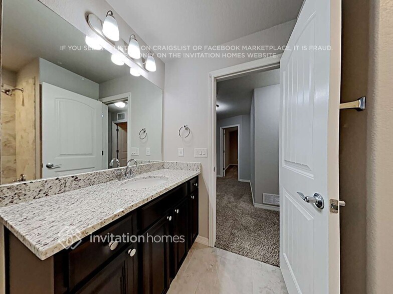 Building Photo - 10864 Nolin Dr