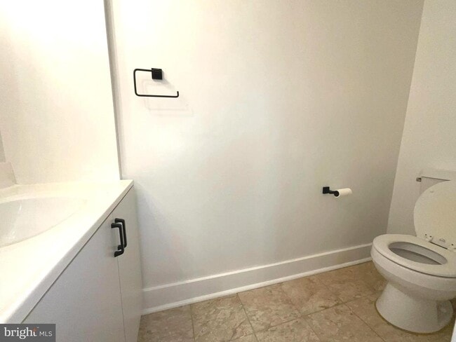 Building Photo - 1027 Travis Ln