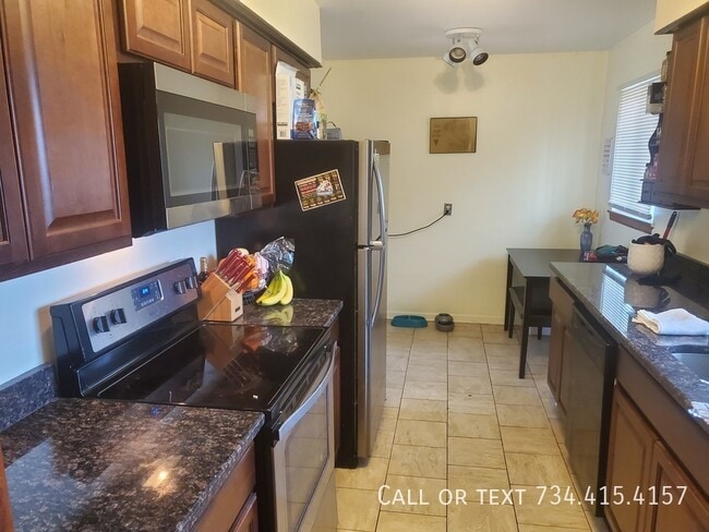 Building Photo - 2979 Verle Ave