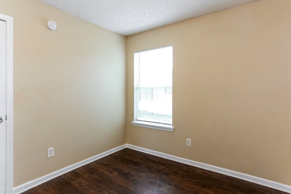 Building Photo - 1554 Brook Forest Dr