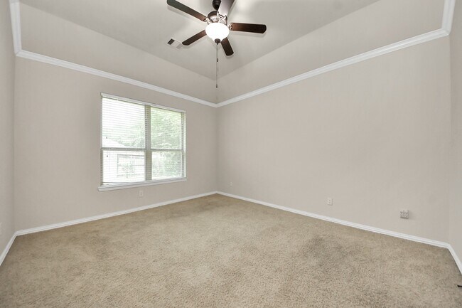 Building Photo - 12131 Cove Ridge Ln