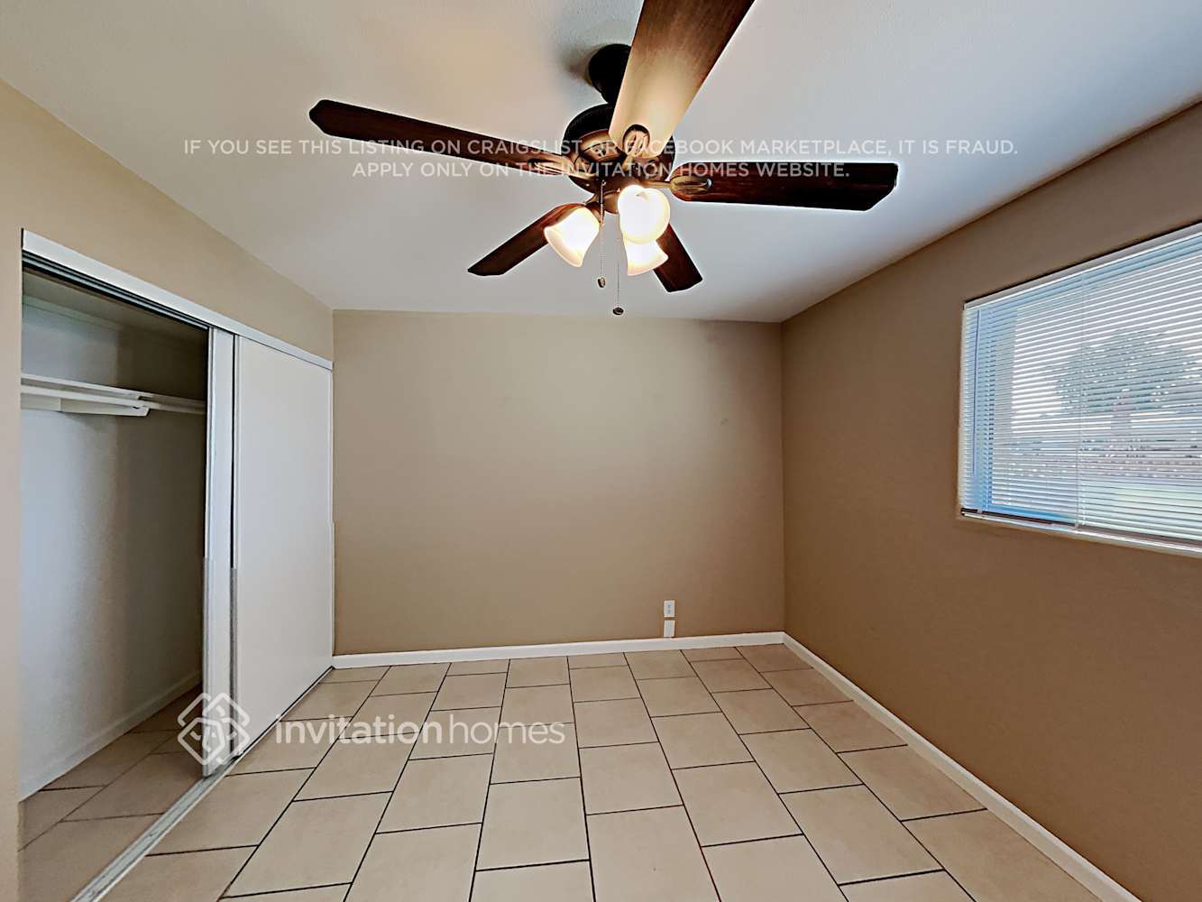 Building Photo - 3433 W Paradise Dr