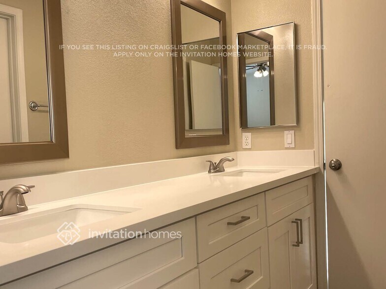 Building Photo - 10410 Morning Drop Ave