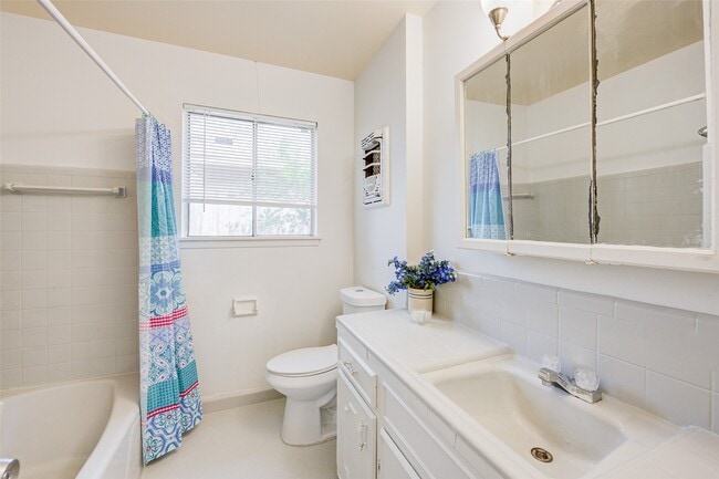 Building Photo - 7214 Mobud Dr