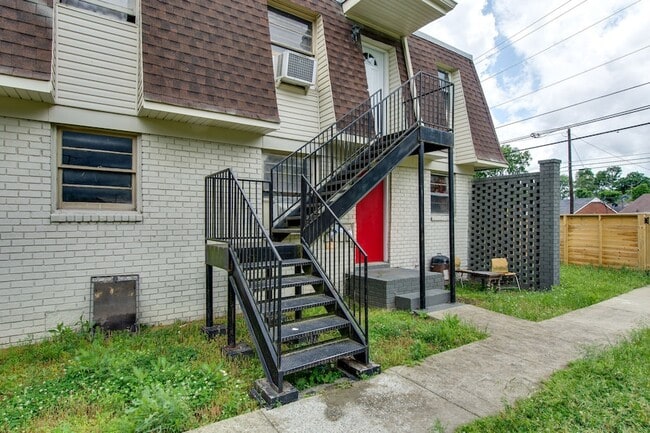 Building Photo - 1733 17th Ave N