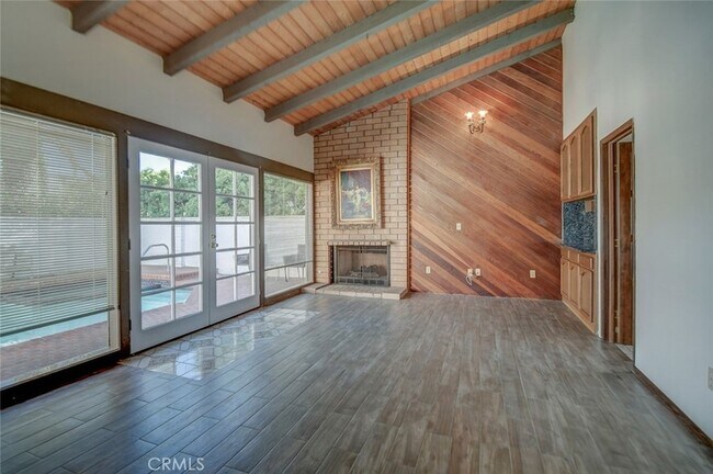 Building Photo - 751 Bolsana Dr