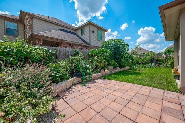 Building Photo - 2211 Argos Dr