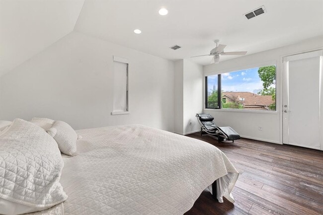 Building Photo - 1208 Hillside Ave