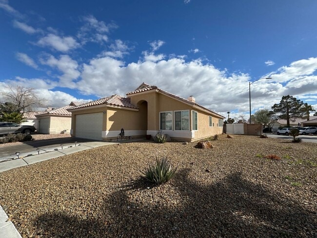 Building Photo - 4428 Rodman Dr