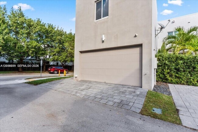 Building Photo - 6680 NW 102nd Path