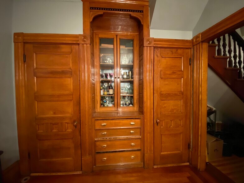 Dining Room original built-in - 41 Beacon St