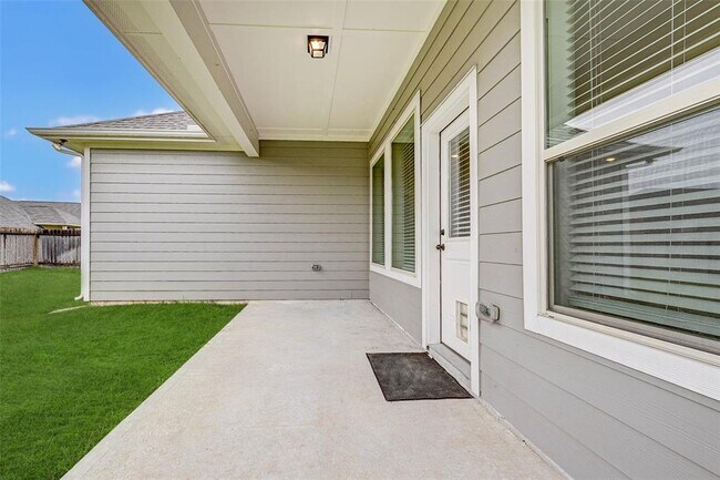 Building Photo - 25403 Kidwiler Dr