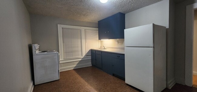 Building Photo - Mink Place Apartments