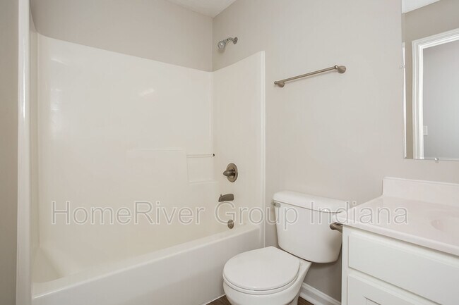 Building Photo - 926 Nature Lake Ct