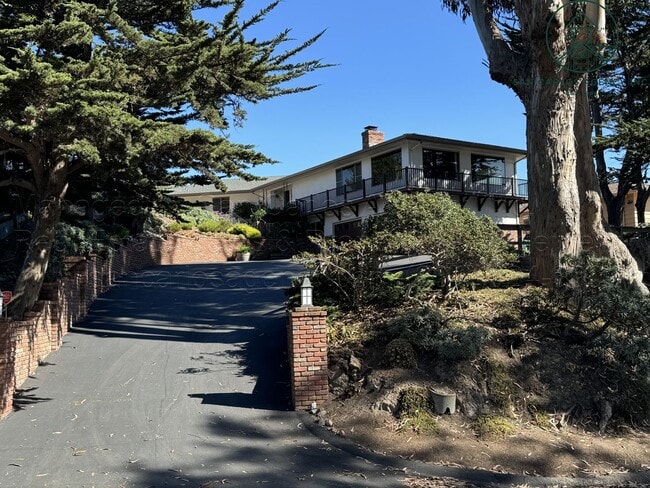 Building Photo - 2 Bedroom Carmel Home with Views of Point Lobos