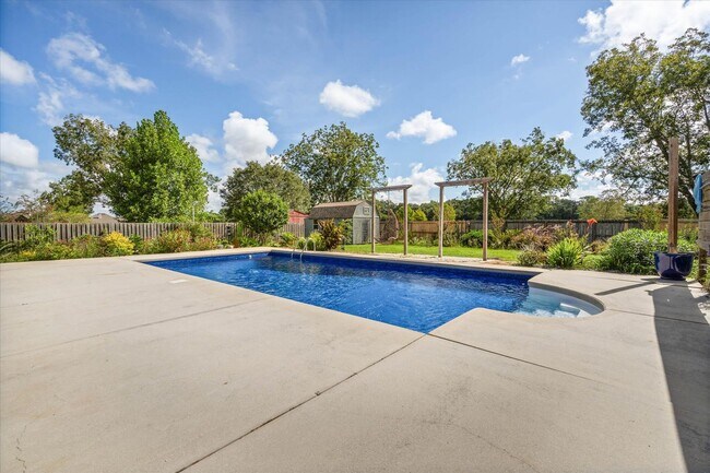 Building Photo - 23904 Tullamore Dr