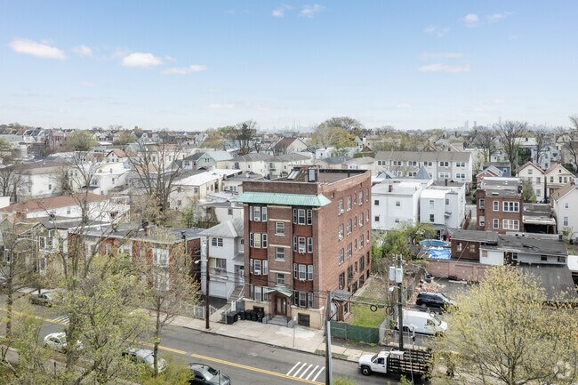 Aerial Photo - 255-257 Lake St