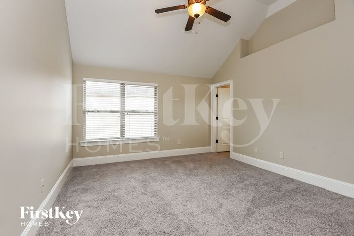 Building Photo - 5605 Horsebarn Ct