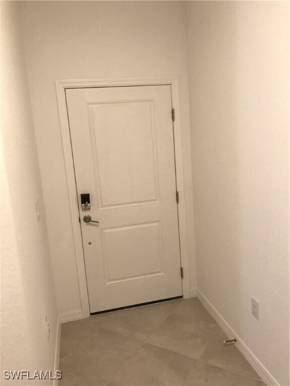 Building Photo - 2016 Vermont Ln