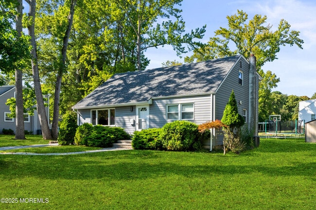 Building Photo - 437 Redmond Ave