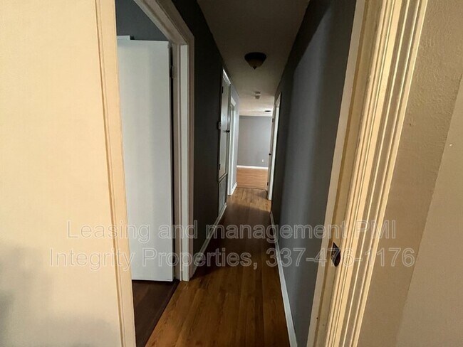 Building Photo - 107 Village Ln