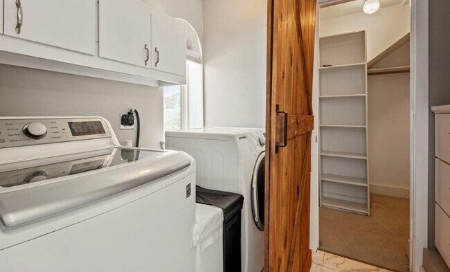 Building Photo - 5207 Cornish St