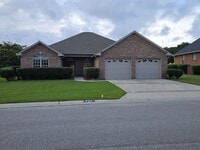 Building Photo - Beautiful 3 Bedroom 2 bath Home in Hampste...