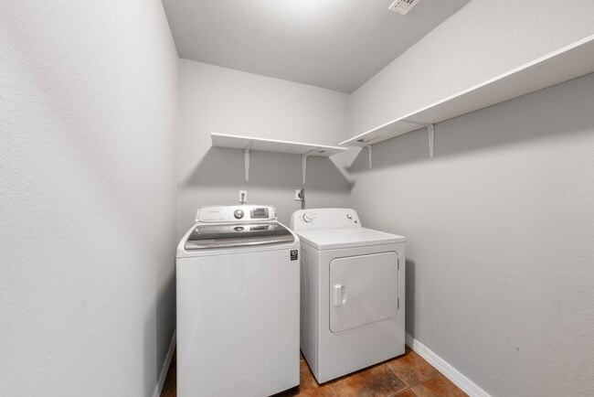 Building Photo - 8778 Serene Ridge Dr