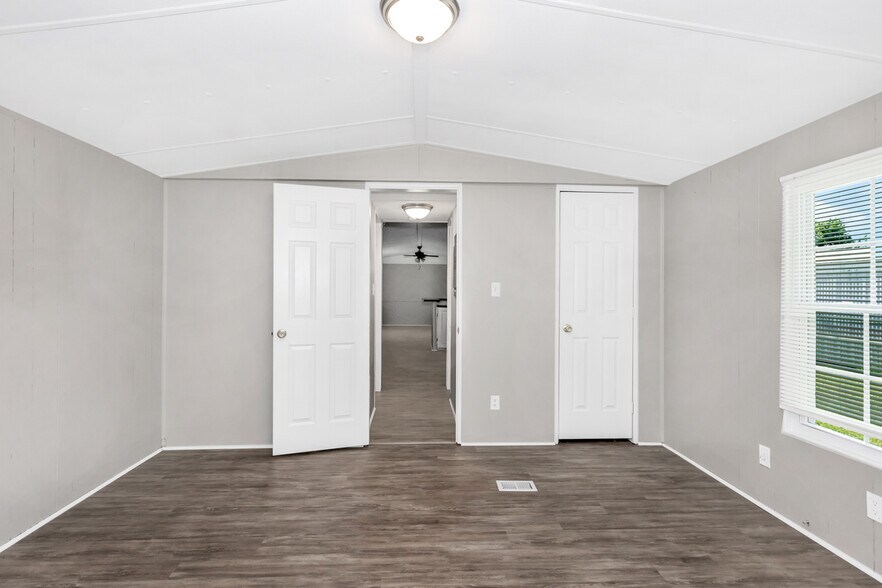 Building Photo - 2303 Highway 20