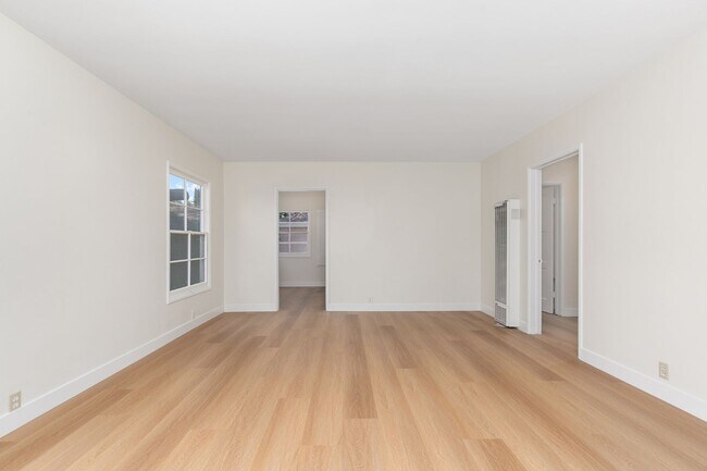Building Photo - 709 S Ross St