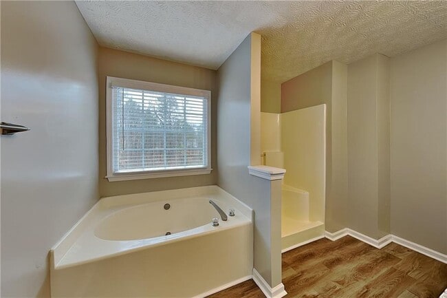 Building Photo - 235 Austin Dr