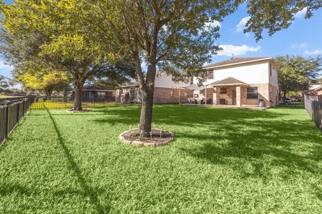 Building Photo - 10422 Lyndon Meadows Dr