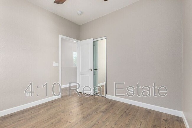 Building Photo - 3632 E Sebastian Ln