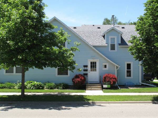 Street view (main floor) - 537 2nd Ave NW