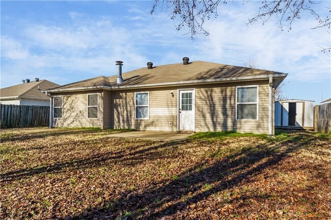 Building Photo - 4603 SW Limestone Ave