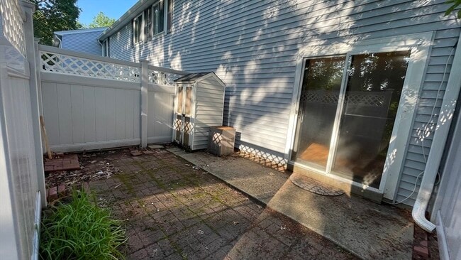 Building Photo - 46 Village Hill Ln