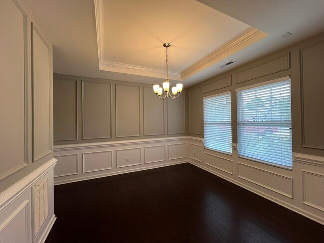 Building Photo - 2198 Laurens Dr