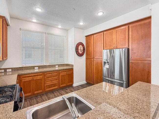 Building Photo - 830 Frederick Commons