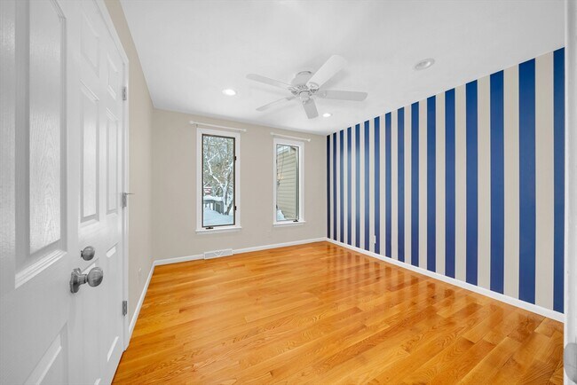 Building Photo - 2 Foxfire Dr