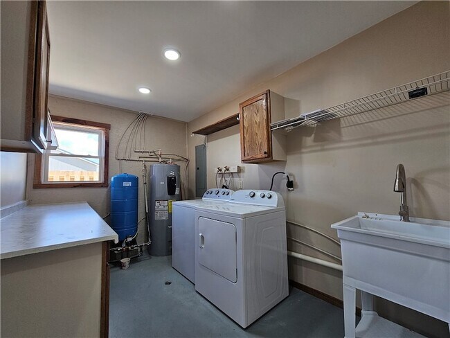 Building Photo - 2661 Rt-71