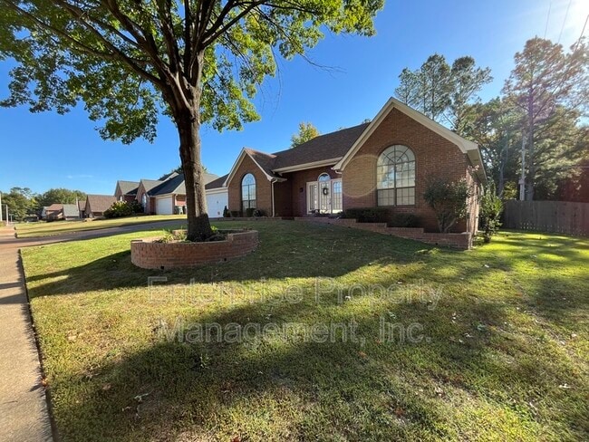 Building Photo - 384 Walnut Trace Dr